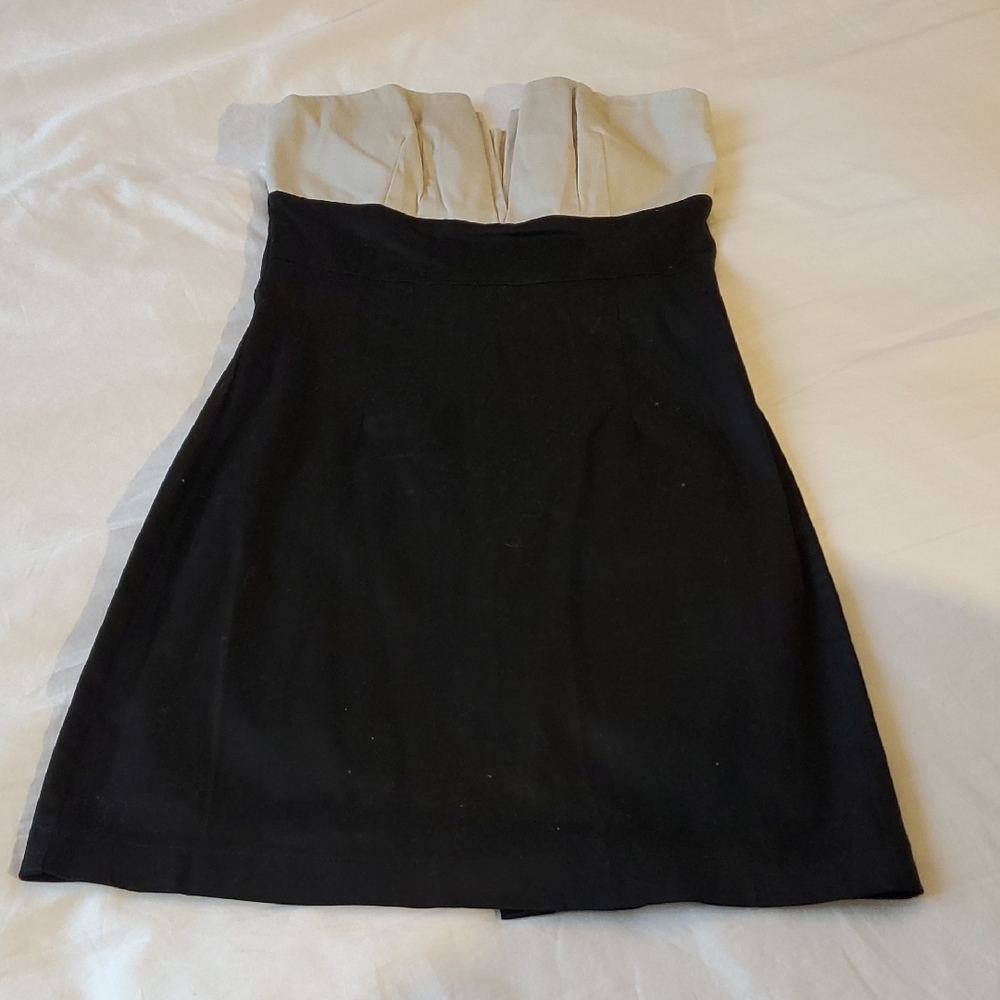 Like NEW Elegant Black and Cream Mini Dress